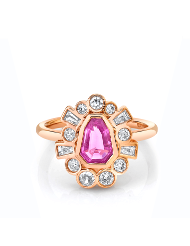 Pink Sapphire Shield Ballerina Ring des créatures d'habitude