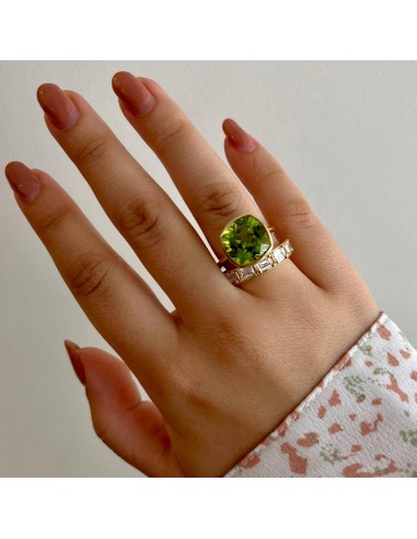 8.61ct Peridot Roxy Bezel Ring suggérées chez