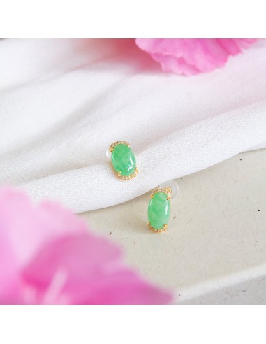 (PRE-ORDER) Oval Jade 18k Gold Studs with Diamond Crown hantent personnes