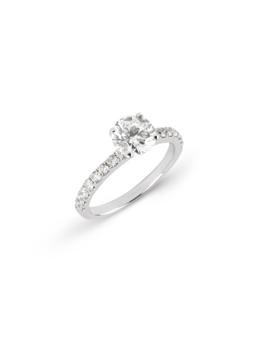 Certified Solitaire Diamond Ring chez Cornerstreet bien 