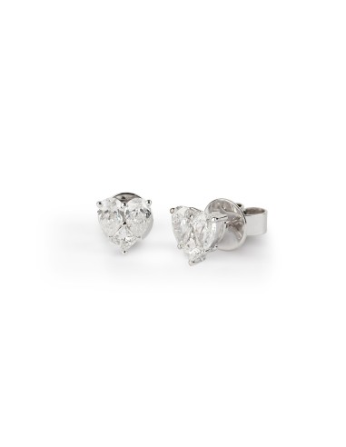 Heart Shaped Illusion Diamond Studs rembourrage situé sous